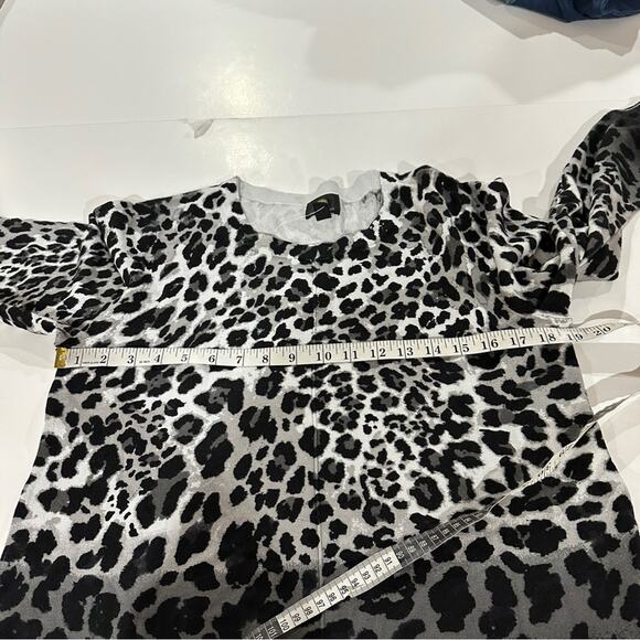 Jm Collection Gray & Black Cheetah Print Long Sleeve Tunic Sweater Size M - Picture 8 of 9